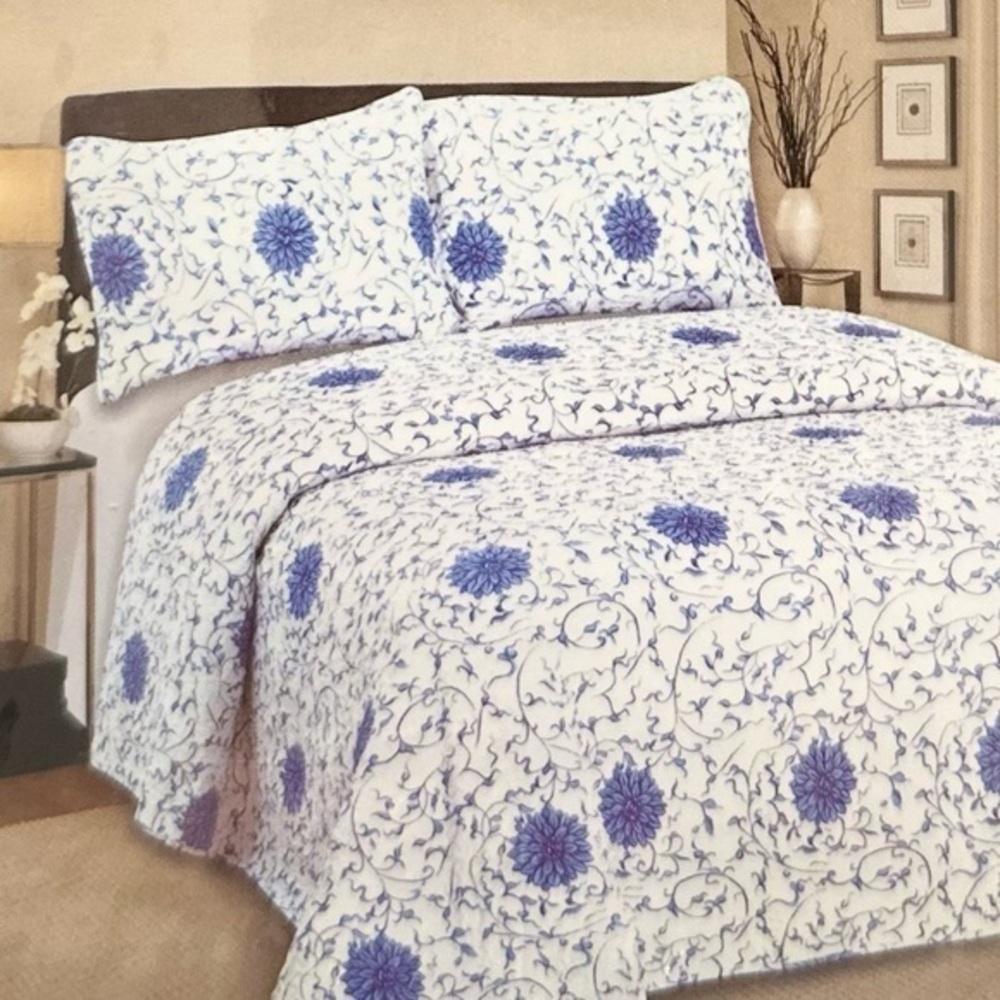 Hotel at home Queen 3pc Quilt set Blue floral print